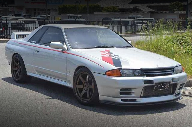 Front exterior of R32 SKYLINE GT-R.