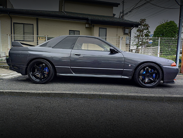 Side exterior of R32 SKYLINE GT-R.