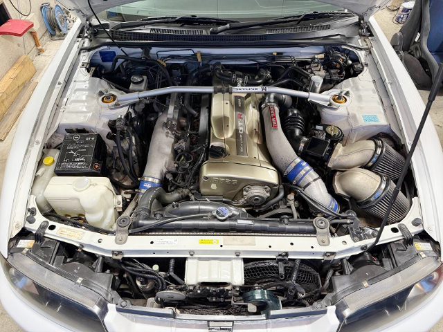 Nur RB26 TWIN TURBO ENGINE in the R33 SKYLINE GT-R engine room.