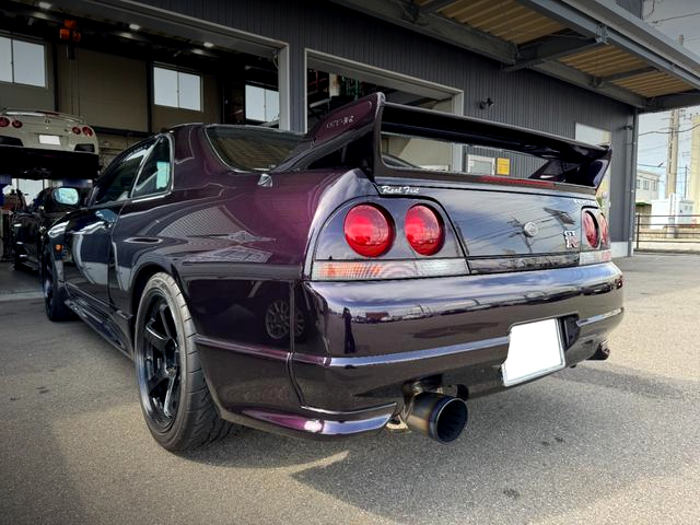 Rear exterior of R33 SKYLINE GT-R.