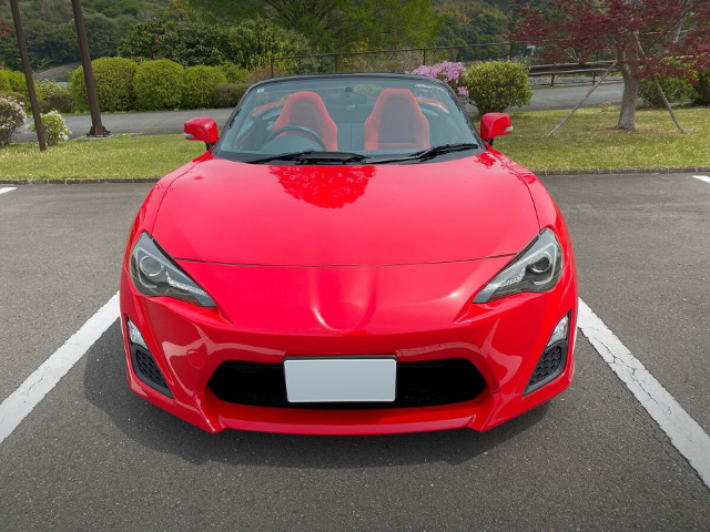 Front 86 faced ZZW30 MR-S V-EDITION.