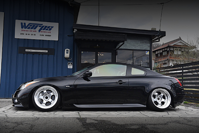 Side exterior of Static CKV36 SKYLINE COUPE 370GT TYPE-S.