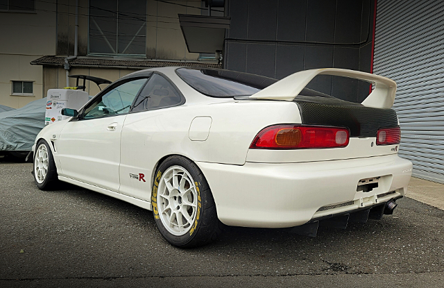 Rear exterior of DC2 INTEGRA TYPE-R.