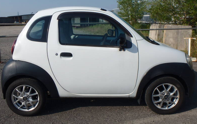 Side exterior of EC22S SUZUKI TWIN.