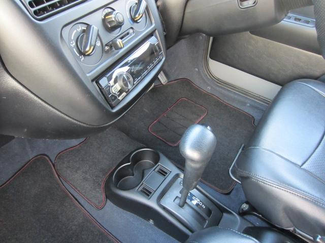 AUTOMATIC shift knob.