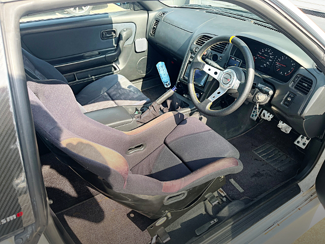 Interior of ECR33 SKYLINE 2-DOOR.