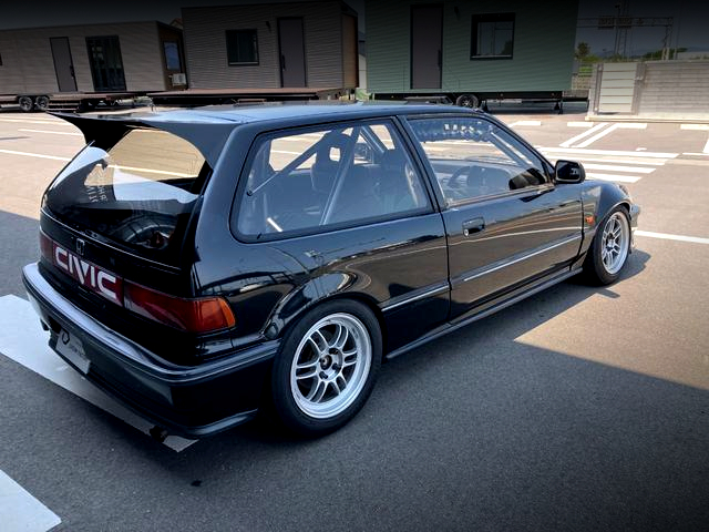 Rear exterior of EF9 CIVIC SiR 2.