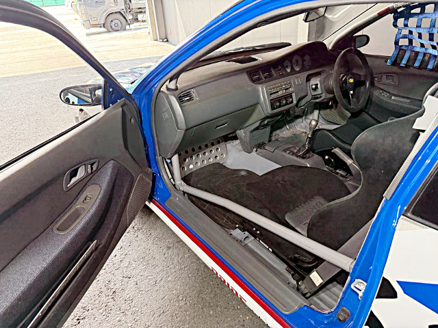 Interior of IDEMITSU livery EG6 CIVIC SiR 2.