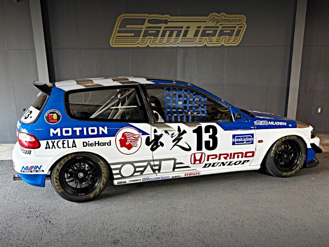 Side exterior of IDEMITSU livery EG6 CIVIC SiR 2.