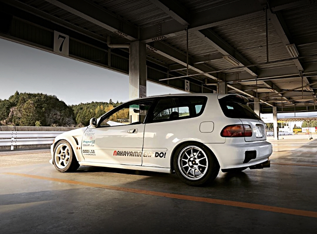 Rear exterior of EG6 CIVIC.