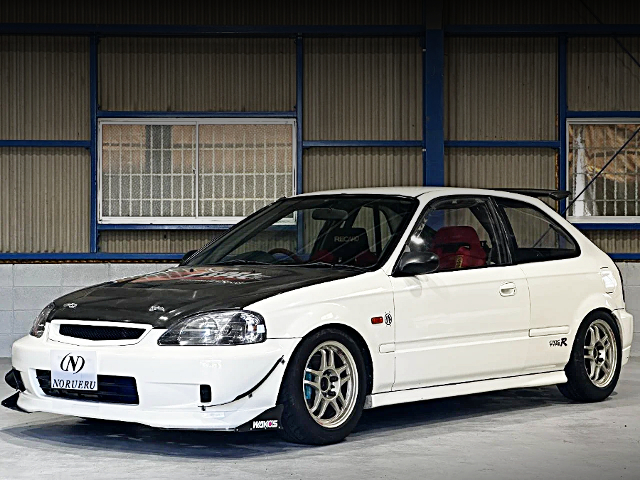 Front exterior of EK HONDA CIVIC.