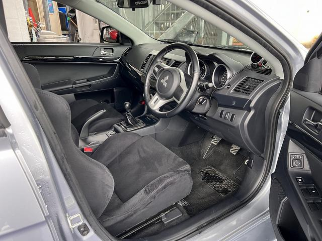 Dashboard of WIDEBODY LANCER EVOLUTION X GSR.