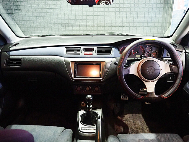 Interior Dashboard of LANCER EVOLUTION 8 GSR.