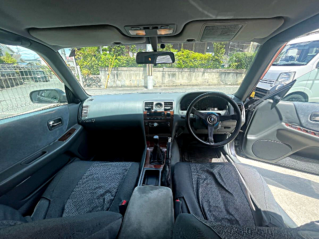 Manual conversion interior of GC34 NISSAN LAUREL.