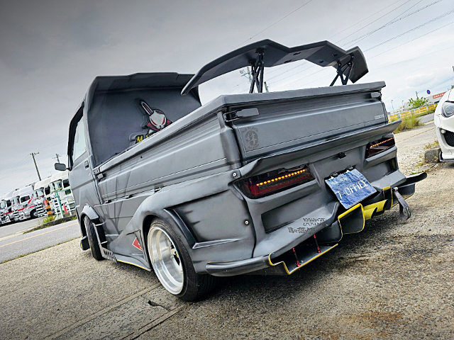 Rear exterior of 9th Gen DAIHATSU HIJET TRUCK.