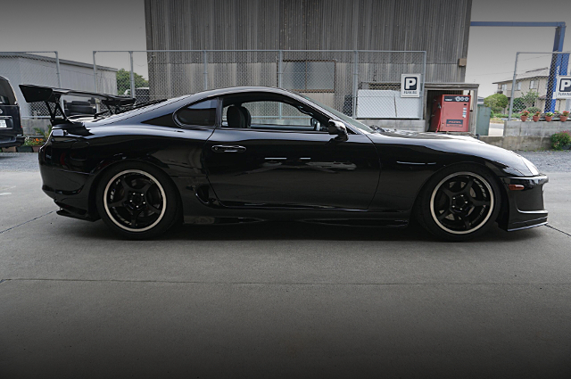 Side exterior of JZA80 TOYOTA SUPRA RZ.