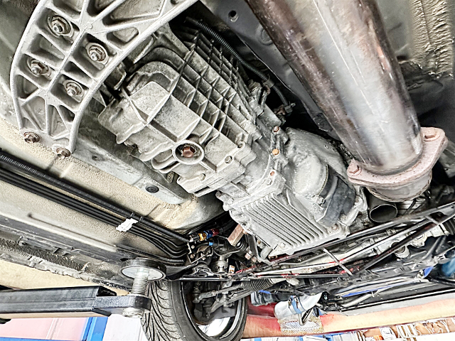 6-SPEED MANUAL TRANSMISSION.