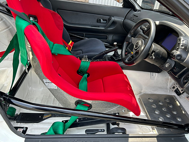 Driver side interior of R32 SKYLINE GT-R.