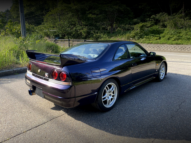 Rear exterior of R33 SKYLINE GT-R V-SPEC.