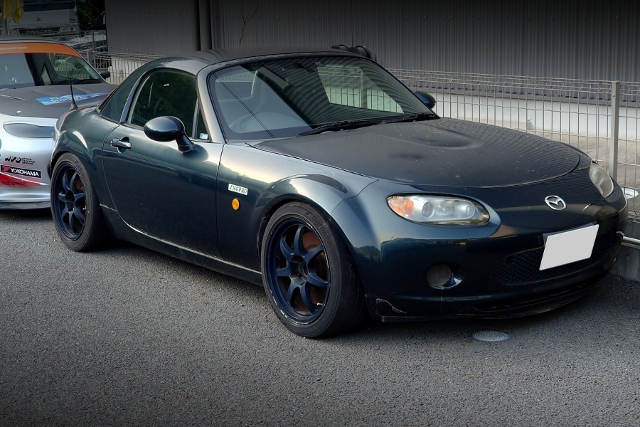 Front exterior of NCEC MAZDA ROADSTER.