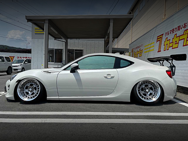 Side exterior of ZN6 TOYOTA 86GT.