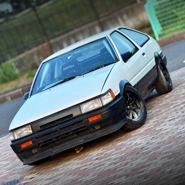 Front exterior of AE86 COROLLA LEVIN GTV. 