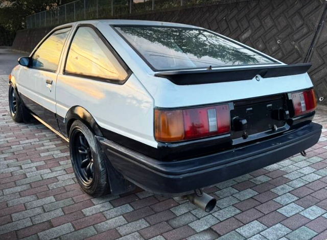 Rear exterior of AE86 COROLLA LEVIN GTV. 