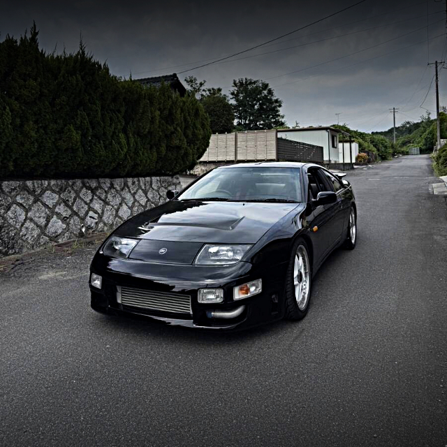Front exterior of Z32 FAIRLADY Z.