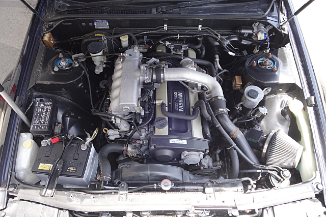 RB25DET 2500cc turbo engine.