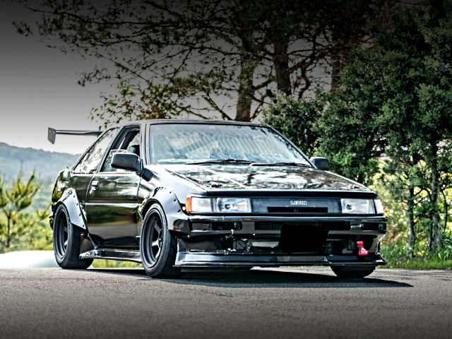 Front exterior of AE86 COROLLA LEVIN.