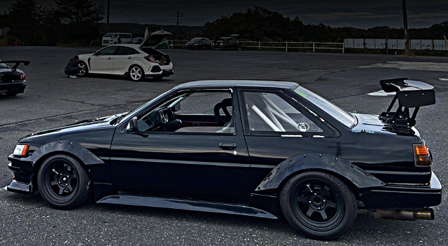 Side exterior of AE86 COROLLA LEVIN.