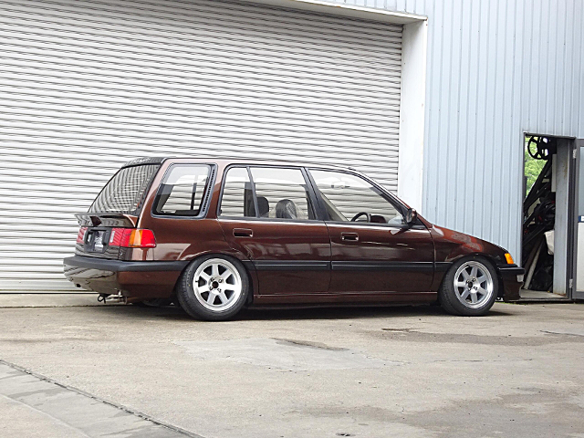 Rear exterior of EF5 CIVIC SHUTTLE BEAGLE.