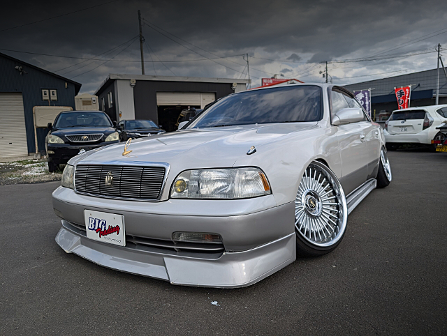Front exterior of Static JZS149 CROWN MAJESTA 3.0 B-TYPE.