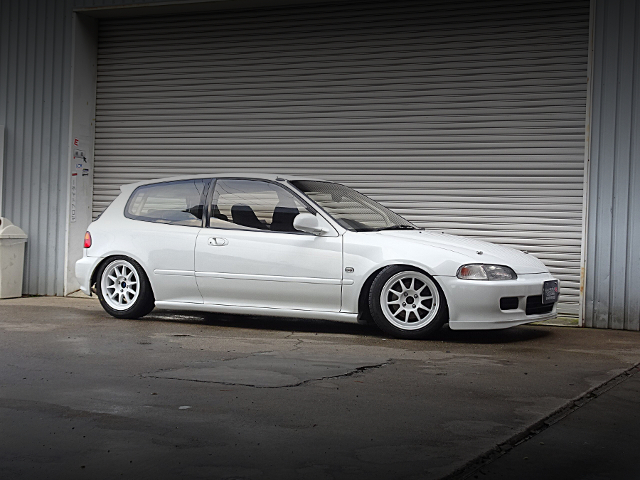 Front exterior of EG6 HONDA CIVIC SiR 2.