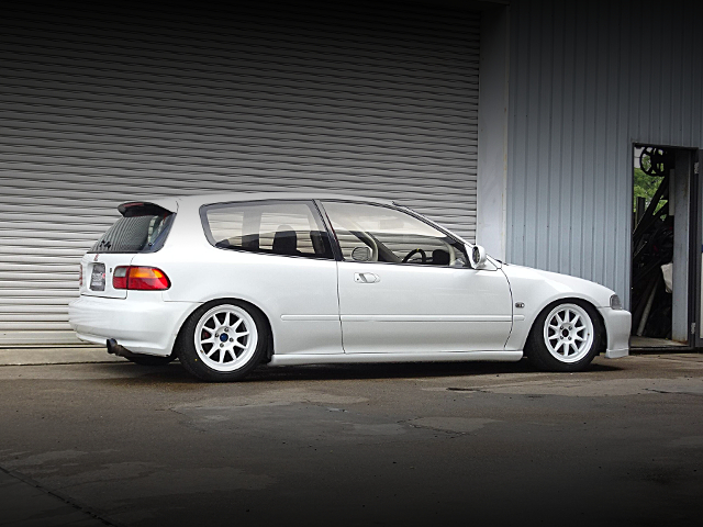 Rear exterior of EG6 HONDA CIVIC SiR 2.