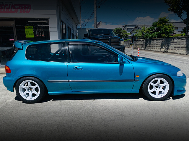 Side exterior of EG6 HONDA CIVIC SiR 2.