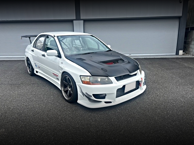 Front exterior of WIDEBODY LANCER EVOLUTION 7 RS.