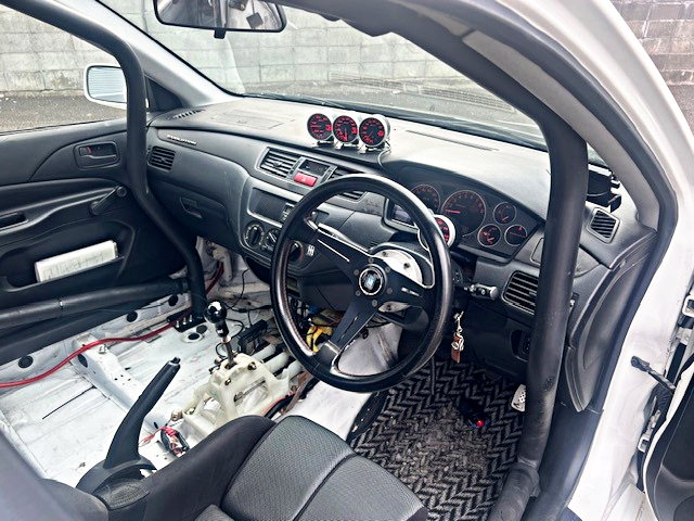 Interior of WIDEBODY LANCER EVOLUTION 7 RS.