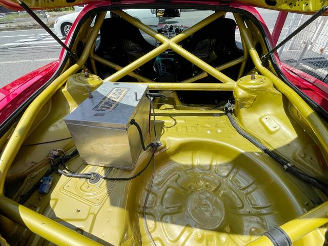 Roll cage and BATTERY BOX.