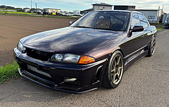 Front exterior of HCR32 SKYLINE 4-DOOR GTS-t TYPE-M.
