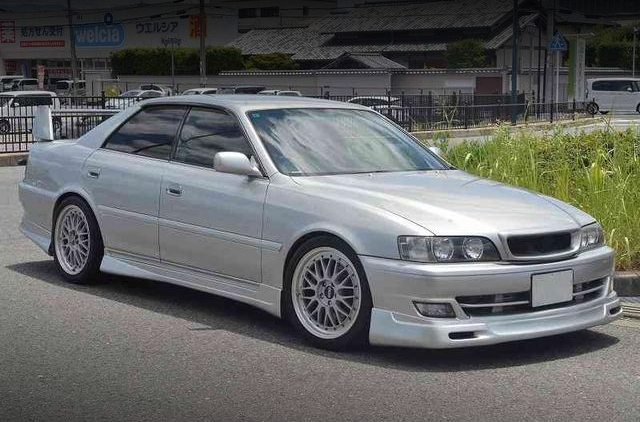 Front exterior of JZX100 CHASER TOURER-V.