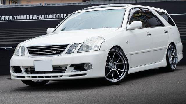 Front exterior of JZX110W MARK 2 BLIT 2.5iR-V Fortuna YAMAHA Power.