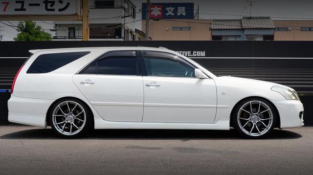Side exterior of JZX110W MARK 2 BLIT 2.5iR-V Fortuna YAMAHA Power.