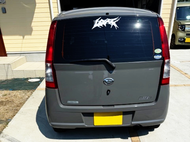 Rear exterior of L260V DAIHATSU MIRA VAN.