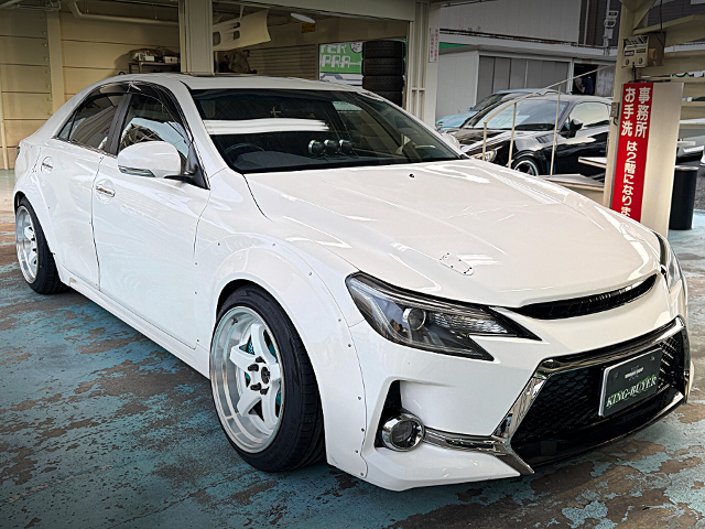 Front exterior of WIDEBODY GRX130 MARK X 350S Gs.