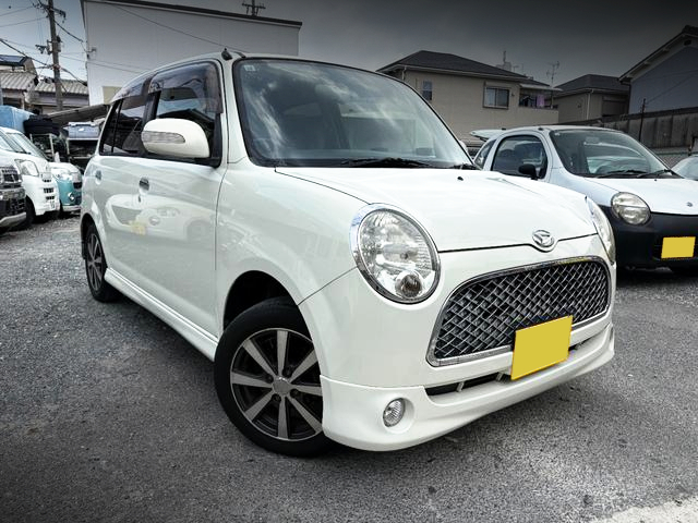 Front exterior of 2nd Gen L650S DAIHATSU MIRA GINO.