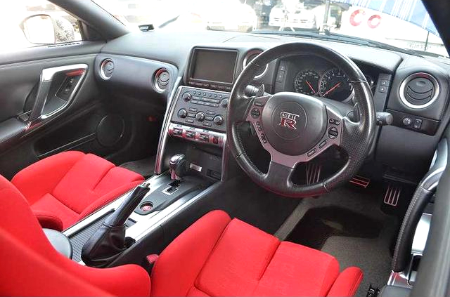 Interior of KUHL RACING DEMO CAR R35 NISSAN GT-R PREMIUM EDITION.