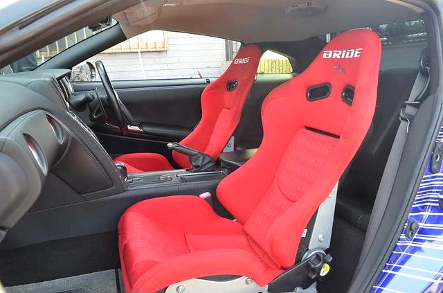 Interior seats of KUHL RACING DEMO CAR R35 NISSAN GT-R PREMIUM EDITION.