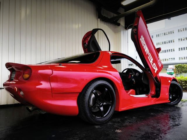 Rear exterior of FD3S RX-7.