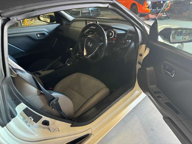 Interior of JW5 HONDA S660 Alpha NeoClassic.